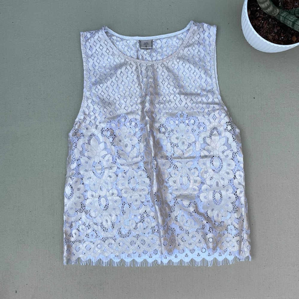 Metallic gold top